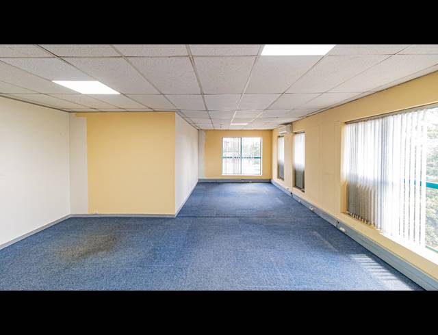 235M² OFFICE TO LET IN FERNDALE